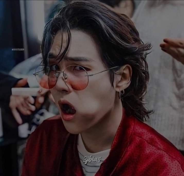 Thew_ht's tweet photo. Sex lessons   |   Yoonmin

Donde Jimin está enamorado de Yoongi y busca una relación con él, sin embargo, Jimin no tiene ninguna experiencia sexual.
Así que decidí hablarle a "Agust D" un actor de contenido para adultos. https://t.co/ZiAvkqjCZv