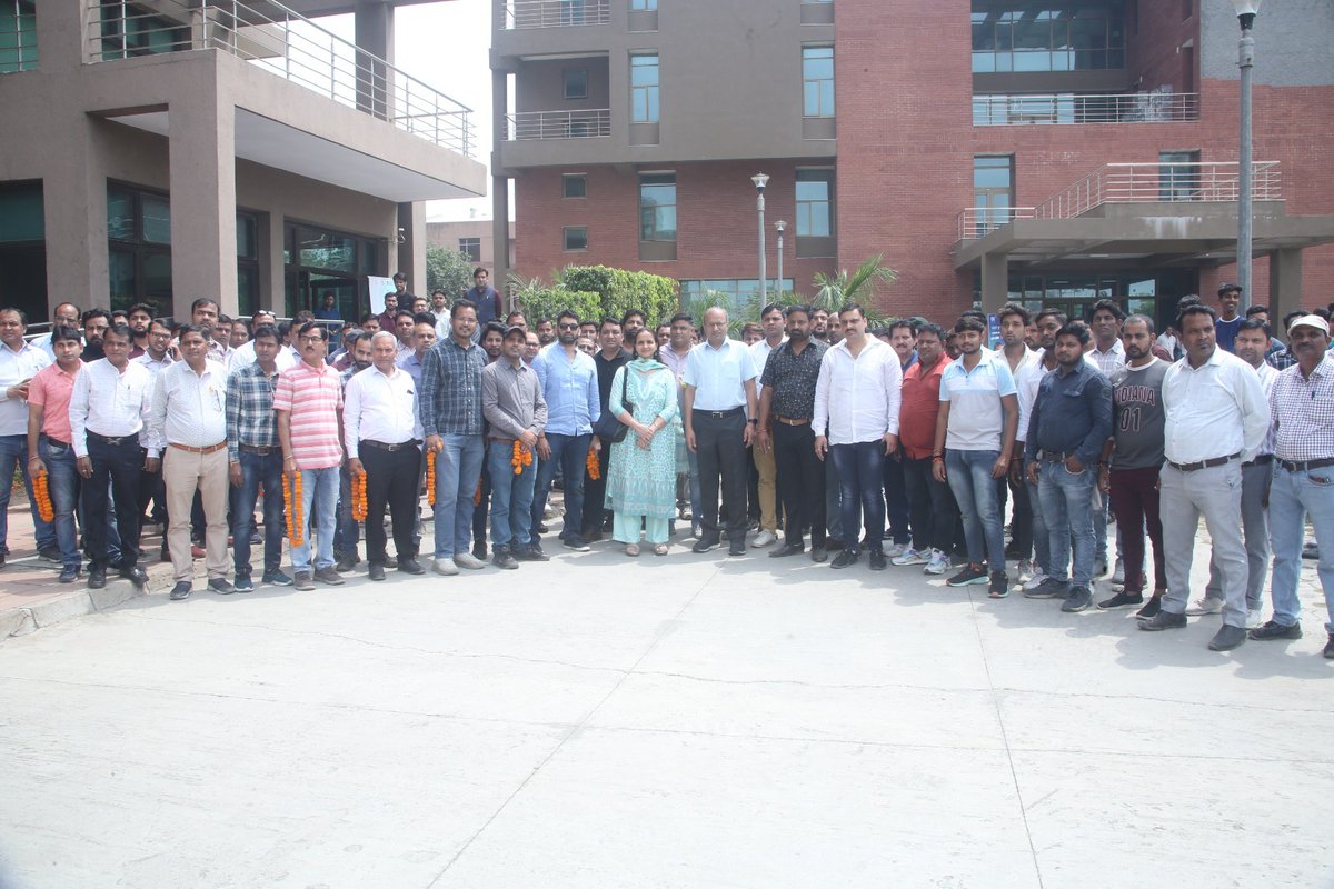 IITKanpur's tweet photo. C3iHub, #IITKanpur, launched its #Cybersecurity Skilling Program in the presence of Chief Guest Shri Vijay Sampla, Chairman, NCSC, and Guest of Honour Dr. Ekta Kapoor, Mission Dir, NM-ICPS &amp; Head FFT Division, DSTIndia.

Visit https://t.co/T1TEJ1eO74

#upskilling #iitk https://t.co/y6Uj457gDR