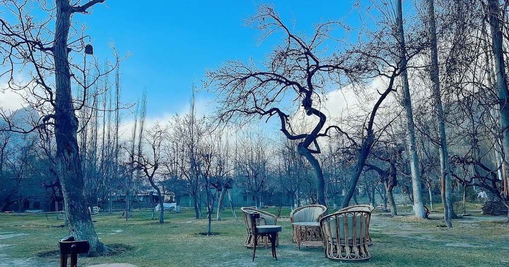 PakLonglive's tweet photo. Travel Blog https://t.co/hglkVCZmW2 #ExplorePakistan https://t.co/IJrBKCW55i