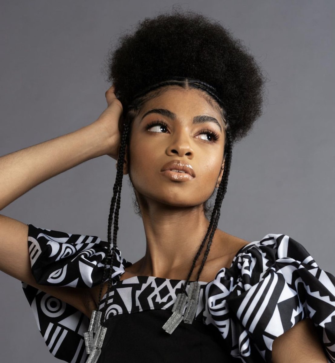 METROFMSA's tweet image. [LIVE] We’re joined by activist &amp;amp; author @zulaikhapatel_ as we continue to celebrate #WorldBookWeek this Freedom Day. 

#BestMornings on METRO FM.