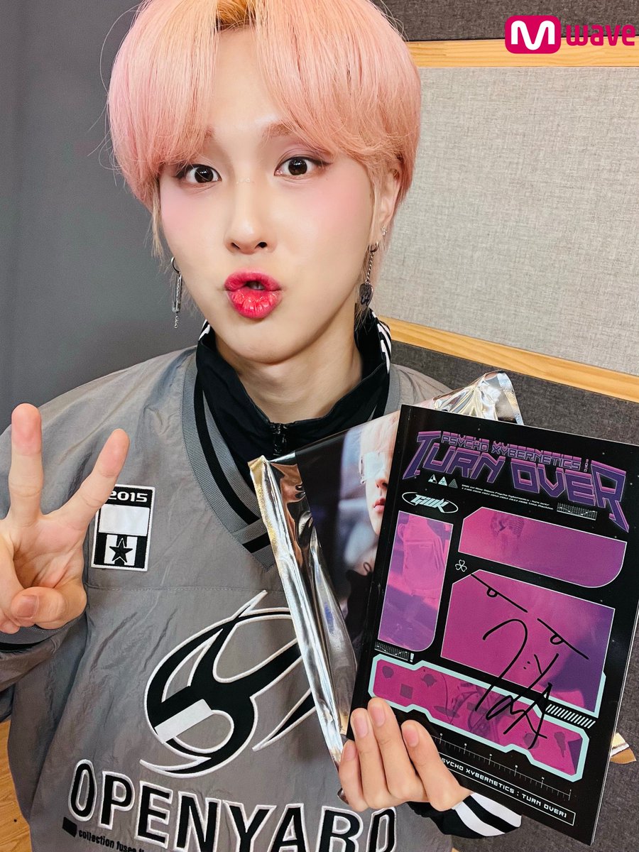 [#Mwave shop] #GIUK Selfie for WEVE📷

📍Sales Period : ~ May 7, 6PM (KST)
📍SIGNED CD : bit.ly/GIUK_PsychoXyb…

#기욱 #PsychoXybernetics_TURNOVER