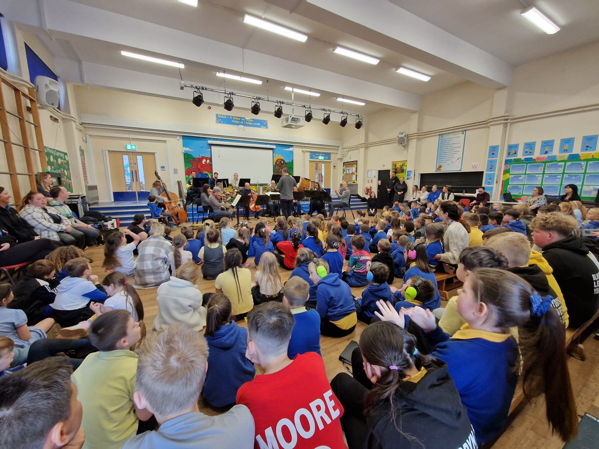 portmeadp's tweet photo. Roedden nhw'n arbennig iawn. 🤩✨ The whole school enjoyed a special visit from the BBC orchestra yesterday 🎼🎶. It was a fantastic experience and very interactive too. Diolch o galon💖. @BBCNOW #pmdpea #pmdpthanks #pmdpcym https://t.co/Ej1Ha6Zmz4