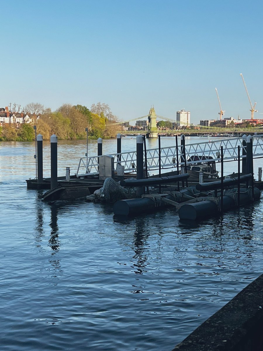 jon_way's tweet photo. @LondonPortAuth @LBHF still no action on this reported sinking boat and damaged pontoon, all the work to clean the Thames will be undone by inaction on subjects like this. https://t.co/EzjoqL2Qml