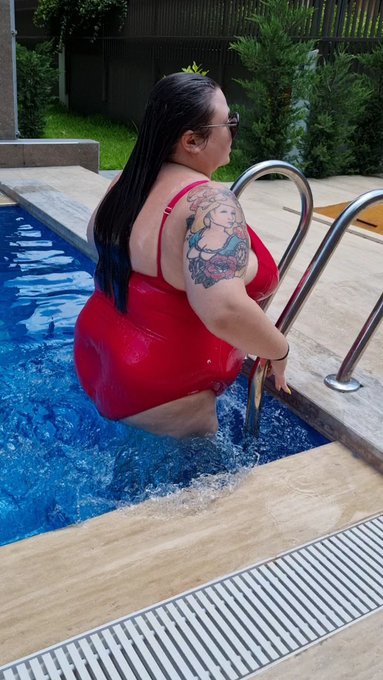 i love summer so much🍓☀ https://t.co/yiX9WolXkL