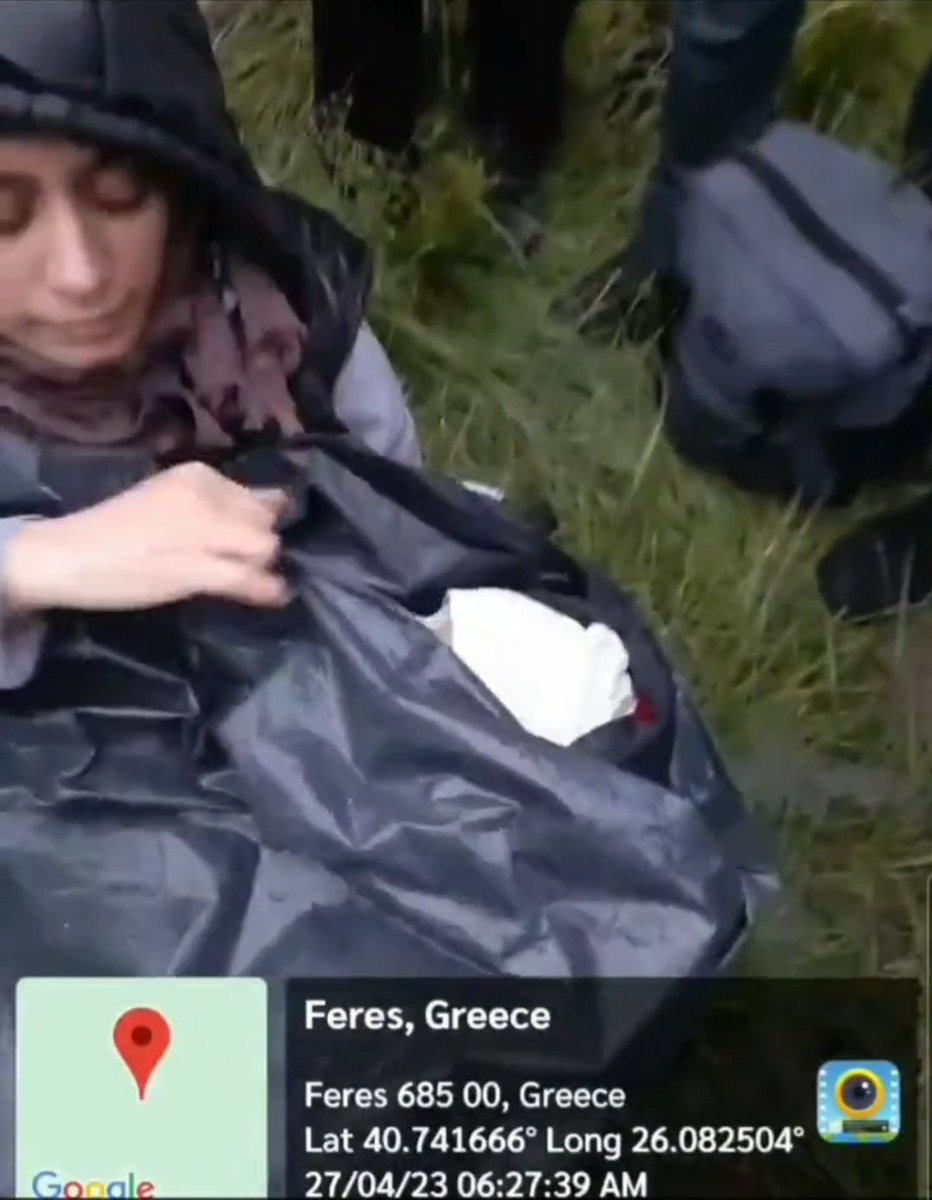 Fetihyakin's tweet photo. Könnten Sie bitte diese unschuldige Menschen helfen. 
@GreekAsylum
@RLSAthens
@GCRefugees 
@Hellenic_League 

@MakisSinodinos 
@kolokotronipol  
@savvaskarma 
@EfiEfthimiou 
@rspaegean
@OHCHR_Europe
@CommissionerHR
@HELLENICTV
@HRC_SAMARITES
@HellenicLeaders

#StopPushbacks https://t.co/btlD4sYbqy