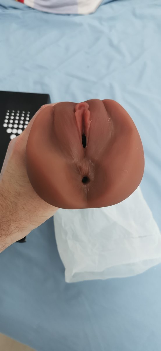 Reçu mon nouveau #sextoy,  une bonne grosse chatte bien douce. les sensations sont géniales pour une sous merde comme moi qui n'a pas de rapport. 
Merci <a href="/Maria6579777994/">Maria</a> pour ce jouet.