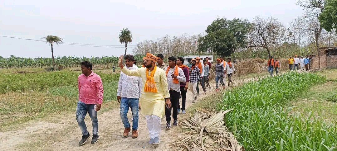 mlavijayrajbhar's tweet photo. #नगर_पंचायत_मधुबन
मधुबन नगर पंचायत में कमल कें पक्ष में वोट हेतु जनता से अपील किया।
@BJP4UP @Bhupendraupbjp @Amarpalmbjp @dpradhanbjp @idharampalsingh @sunilbansalbjp @myogiadityanath @PMOIndia https://t.co/HKLWOkuCnm
