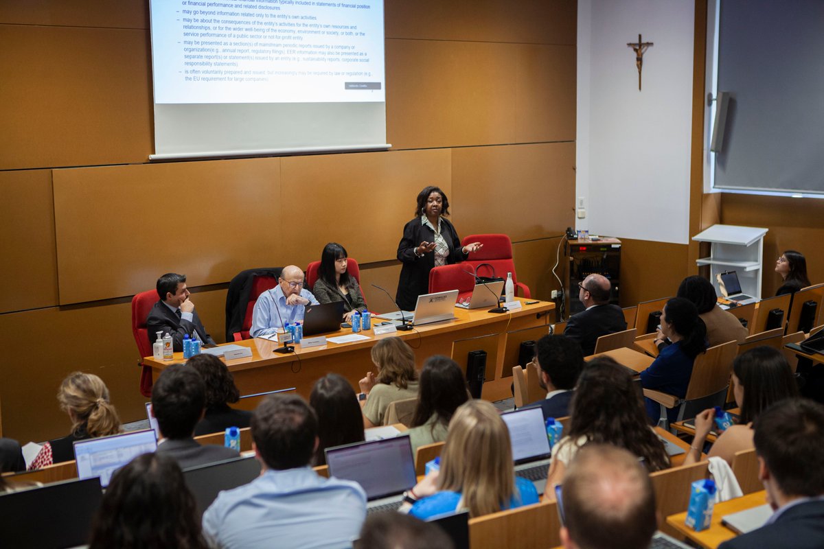 ICADE Facultad CCEE tweet media