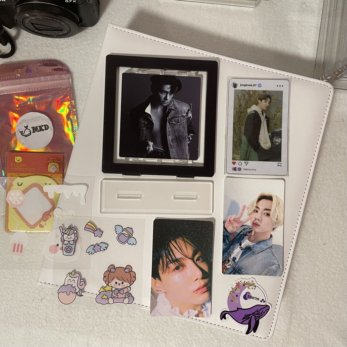 vantekooscart's tweet photo. βοΈ #vantekoocollects ΛΆα΅ α΅ α΅ΛΆ
π my rotating jungkook x ck / taehyung x celine is here !! thank you so much @ipurplepurple_7 , super ganda niya π₯Ή tysm also for the cute freebies!! π«ΆπΌ
#mkdfeedbacks https://t.co/f6jR8icdVe