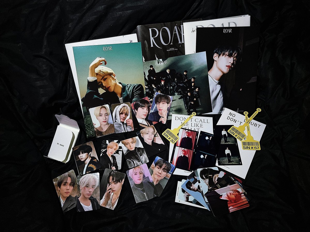 deobimom's tweet photo. ✨️ happy mail ✨️

Yay got my roar albums 🖤 the amount of hyunjae in these 😂 love my pulls fr 

Thanks, as always, @CloverAlleyPH 🤍 https://t.co/Qy2NrPYi7v
