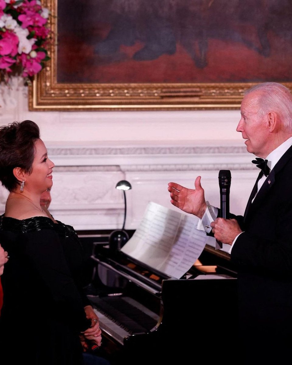 philstarlife's tweet photo. LOOK: Celebrity designer Rajo Laurel shared snaps of #LeaSalonga as she performed at the White House State Dinner. She was also seen interacting with US President Joe Biden. (📸: Rajo Laurel/ Instagram) https://t.co/ZSmH9puP5b