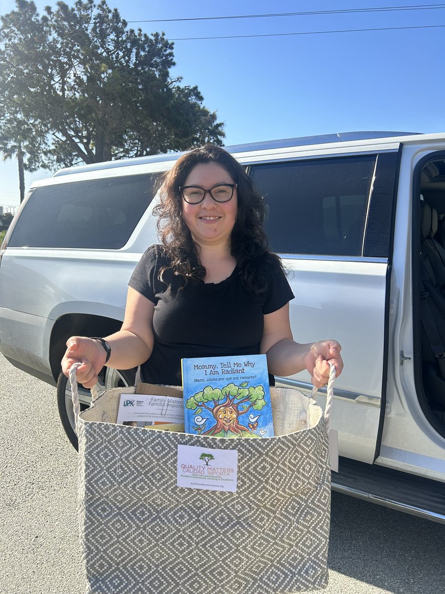 Together4NINOS's tweet photo. We are buzzing 🐝 ✨ with excitement as ECE Educators prepare for May dual language early literacy activities! #Bookdistributionday #DLLs #joyfulconnections #Languageisagift #increasevocabulary #TalkReadSingPlay https://t.co/qNhehxV8Xr