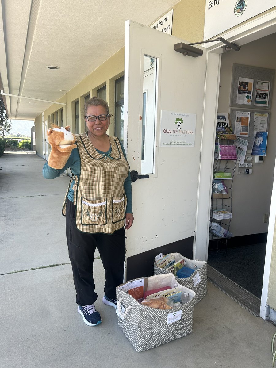 Together4NINOS's tweet photo. We are buzzing 🐝 ✨ with excitement as ECE Educators prepare for May dual language early literacy activities! #Bookdistributionday #DLLs #joyfulconnections #Languageisagift #increasevocabulary #TalkReadSingPlay https://t.co/qNhehxV8Xr