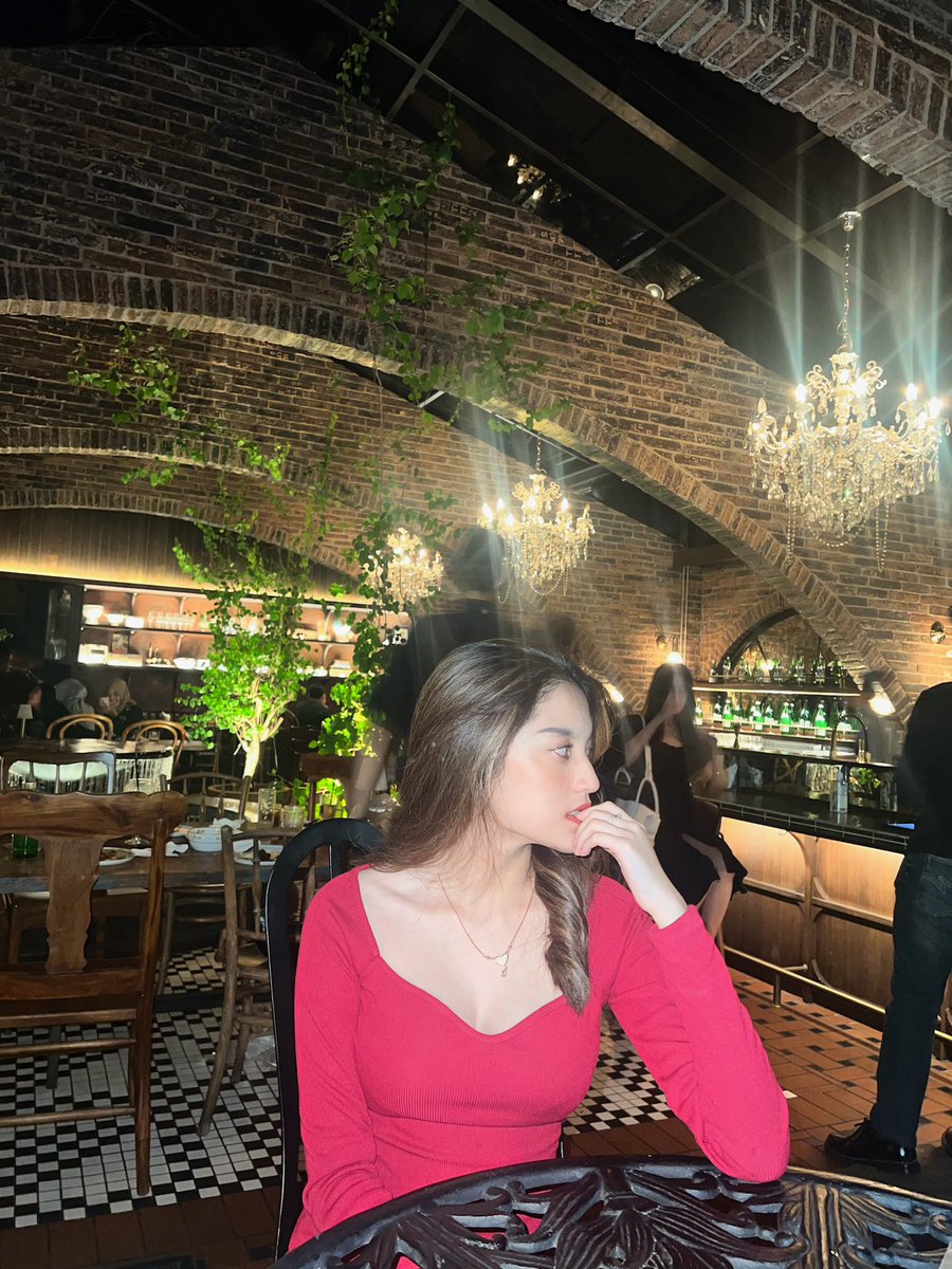 bbyluciferrr's tweet image. side profile🤭