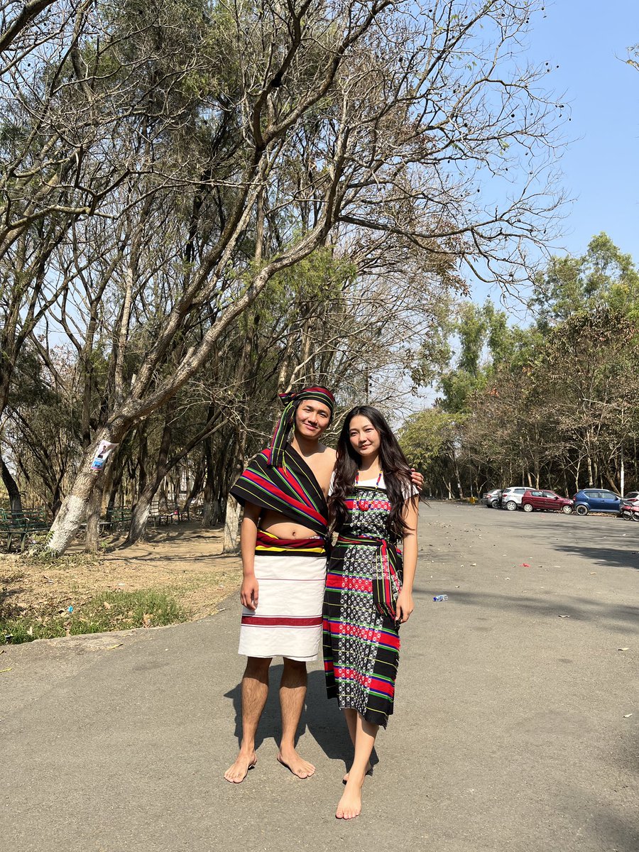 being_chikim's tweet photo. Simte Traditional Attire
#simte #simtetribe #simtepuanlaisan #khangthahpuan #khangthahteenthuah #khangthahdialbaat #puanlaisan #simtetraditionalattire #simtetraditionaldress #chin #kuki #mizo #zomi #chikim #beingchikim https://t.co/xck2dHkxyc
