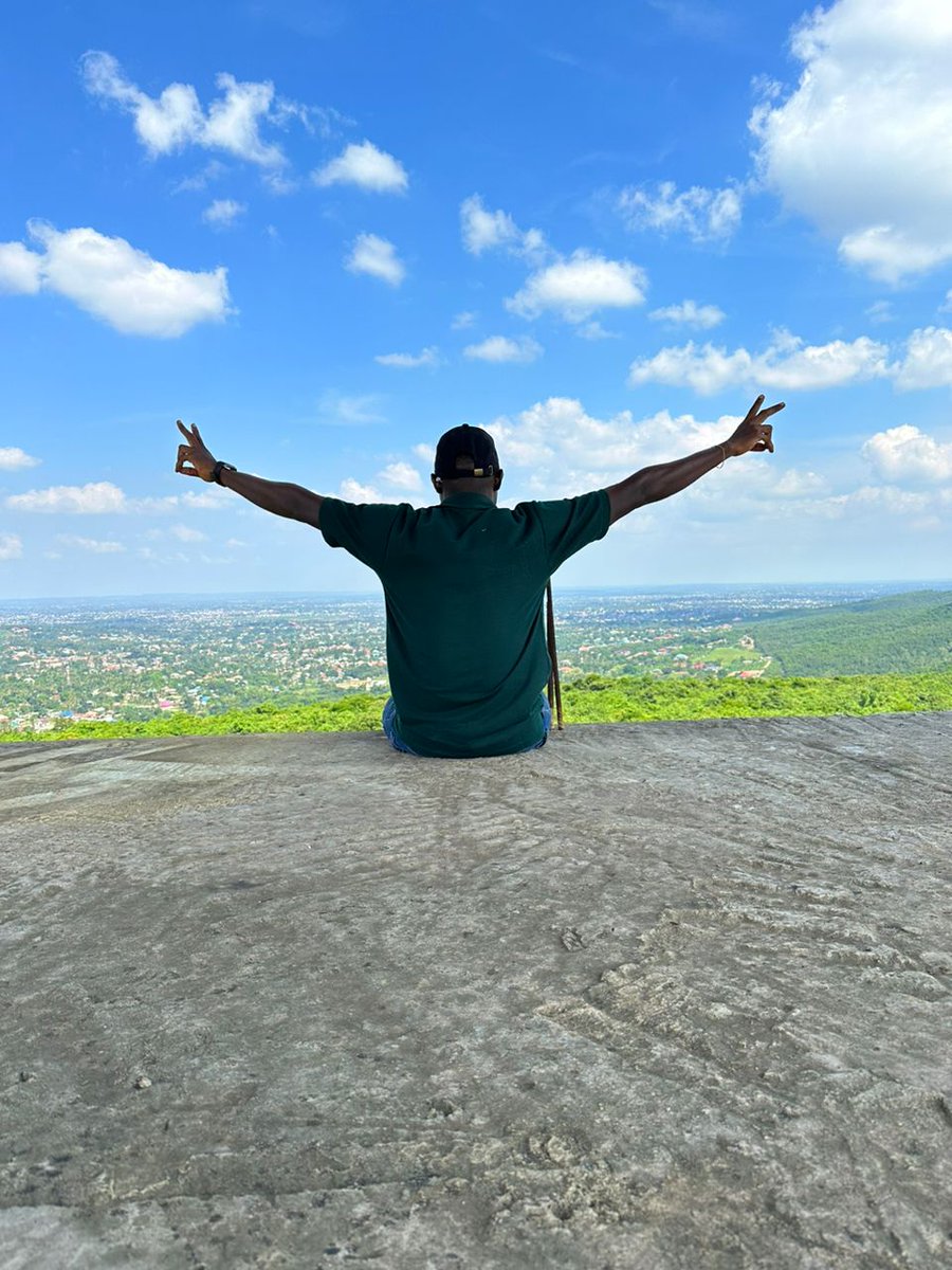 iambenjaminor's tweet image. The sky is no longer the limit🌿🍀
#savetreesavelife