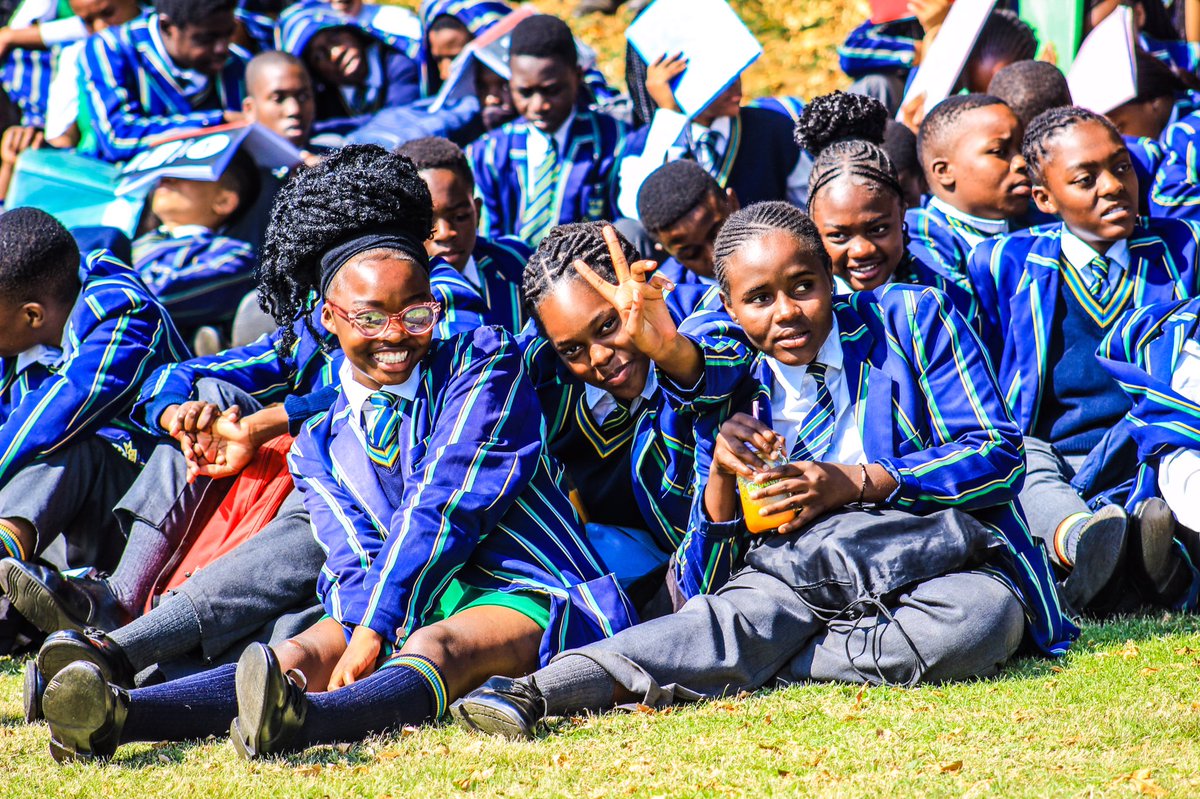 dierectaunknown's tweet photo. @MthandazoGatya #schooltour addressing learners on the importance of education and following your dreams. Remember to vote for him for the #metrofmmusicawards2023 #bestmale voting is unlimited https://t.co/tSxozCVAjf