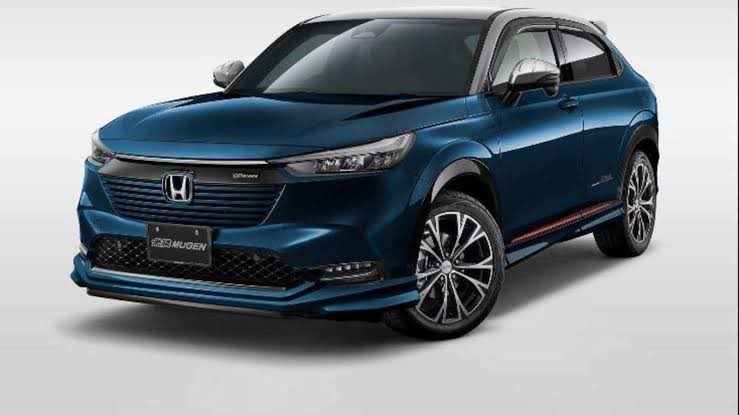 ManAndMotor's tweet photo. Honda will soon be launching its new Mid Size SUV which will be rival of #hyundaicreta, #GrandVitara, #KiaSeltos etc. @HondaCarIndia might debut this car somewhere in june. It could also receive 1.0 Litre Turbocharged petrol engine. #ManAndMotor https://t.co/paBWapJYRT