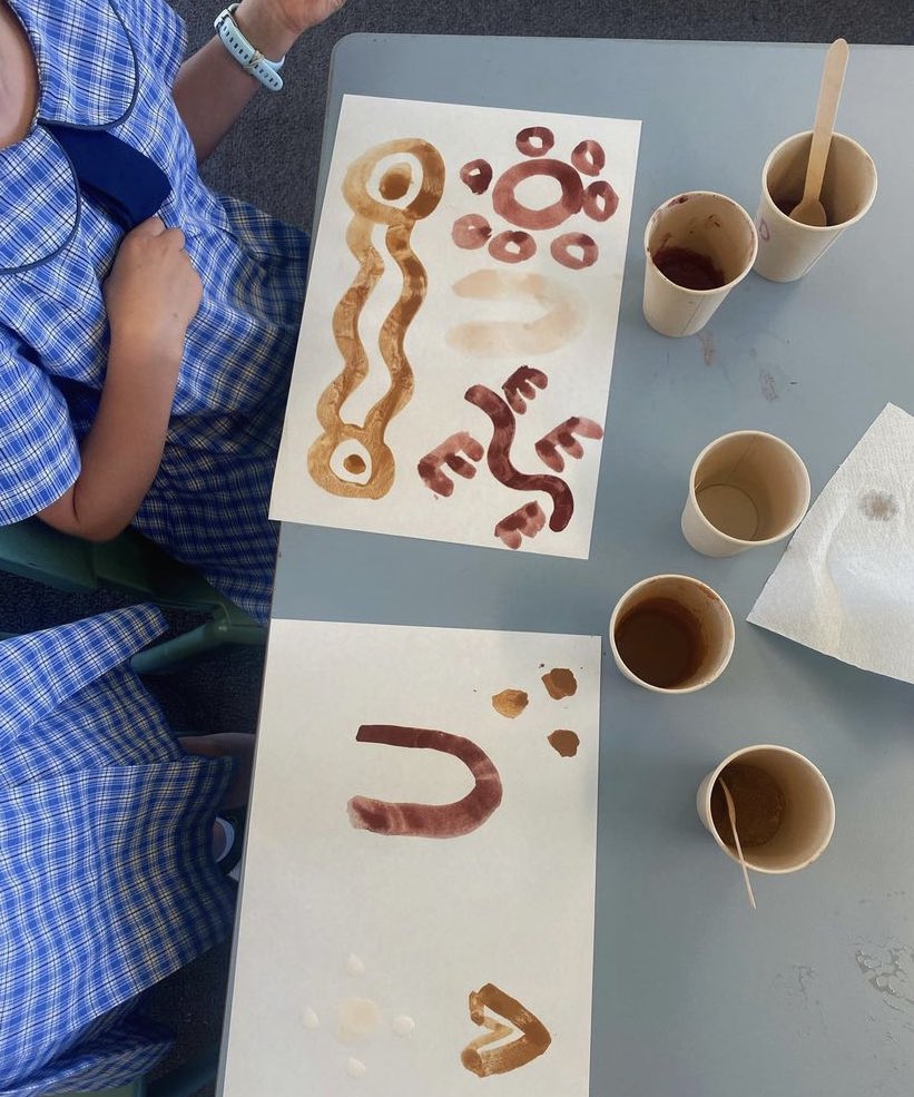 katepattterson's tweet photo. Tb to one of my very first science lessons. This involved year 2 Ss looking at how First Nations peoples use and make ochre for a range of different purposes. Ss loved creating art with their self-made ochre paint 🤩🎨🧡🖌 #year2 #ACUedu_p https://t.co/95Uo3KIPOF