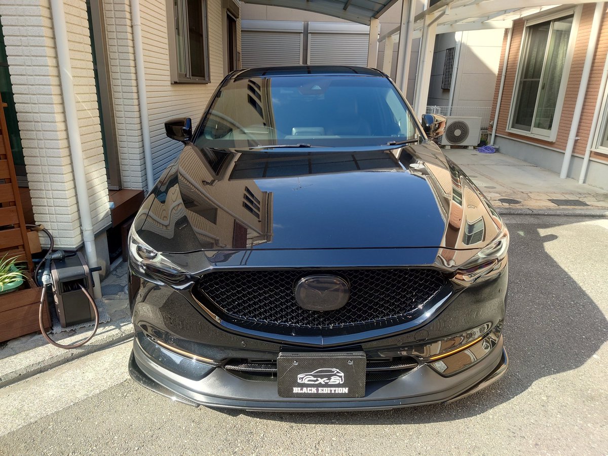 cx5black's tweet photo. ケルヒャーと純水器で洗車
⇒GANBASSの鉄粉除去剤⇒ステインリムーバー⇒kamikazecollection overcoat5.0liquid⇒GDL02

#DKWORKS
#ANSWER
#GANBASS
#GDL02 https://t.co/ghncerwKA1