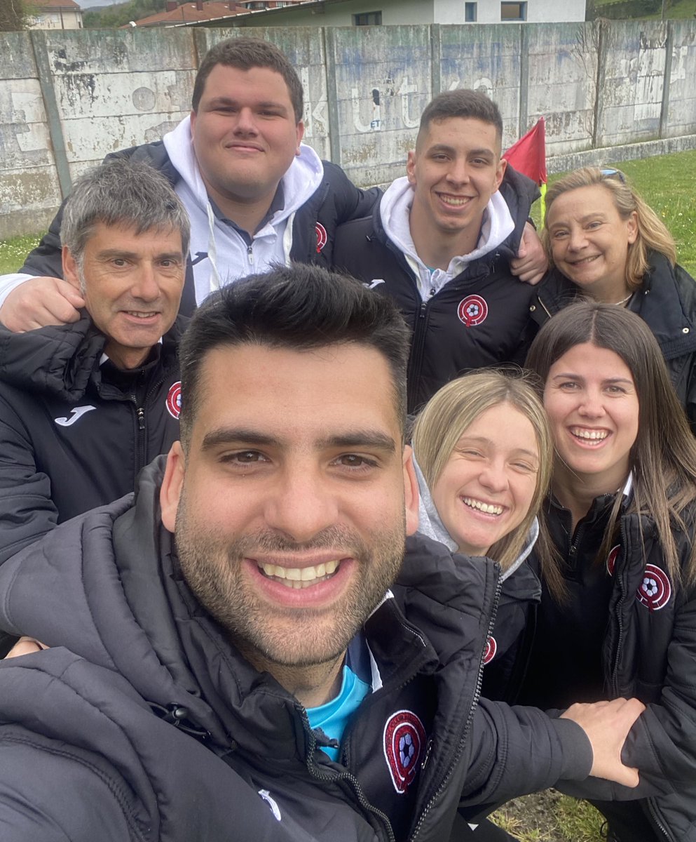 “La feina ben feta no té fronteres ni té rival” 

😍 ¡Qué orgullo de staff! Gracias compañerxs ❤️🖤