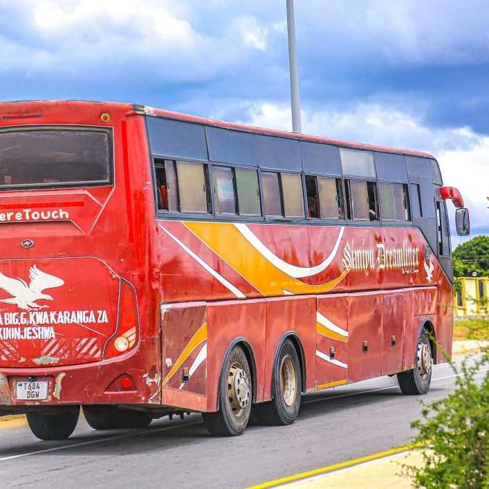 BusesDaily's tweet photo. #ANGLE_OF_INCLINATION📐📐
Name: SIMIYU EXPRESS
Route: Dar es Salaam 👉Shinyanga👉Bariadi
Reg No: T 684 DGW
:
#simiyuexpress
📸 by @pieretouch https://t.co/cCseyjAfdj