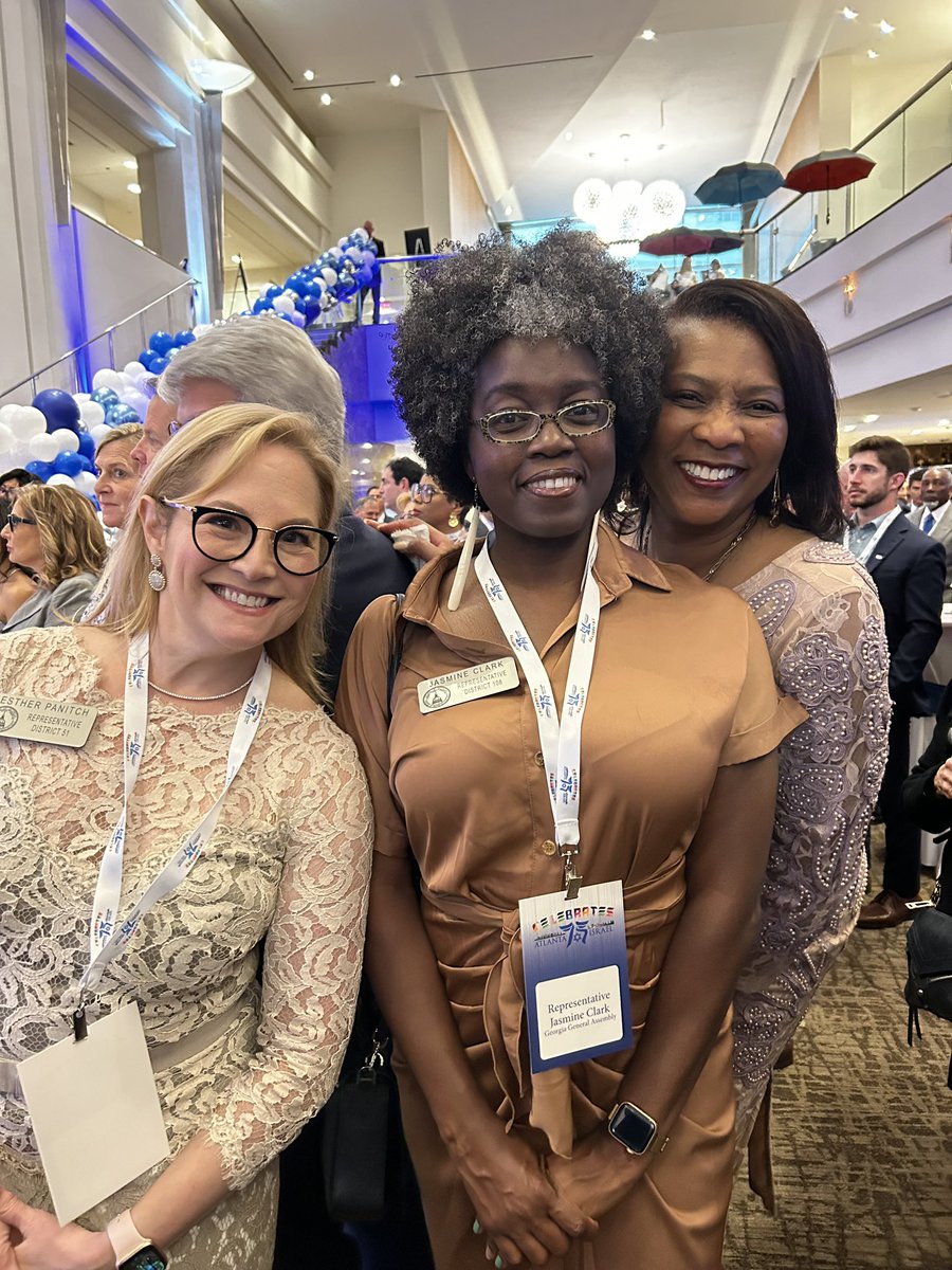 epanitch's tweet photo. A great night celebrating 🥳 Yom Ha’aztmaut with supporters of 🇮🇱 at @TheWoodruff @GabrielSterling @GovKemp @RepBazemore63 @JasmineForHD108! #gapol https://t.co/sqtvJ7ptrL
