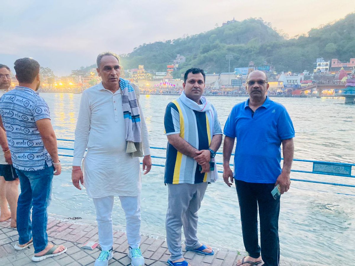 NaveenBunty4BJP's tweet photo. #गंगा  सप्तमी के पावन पर्व की हार्दिक शुभकामनायें एवं बधाई  जीवनदायिनी माँ गंगा के पूजन उत्सव गंगा सप्तमी पर माँ गंगा को स्वच्छ और निर्मल बनायें। 
हरिद्वार दर्शन हरिद्वार देवभूमि हरिद्वार #हरिद्वार 
#gangasaptami2023  #गंगा_सप्तमी https://t.co/tVKbrOoUGs