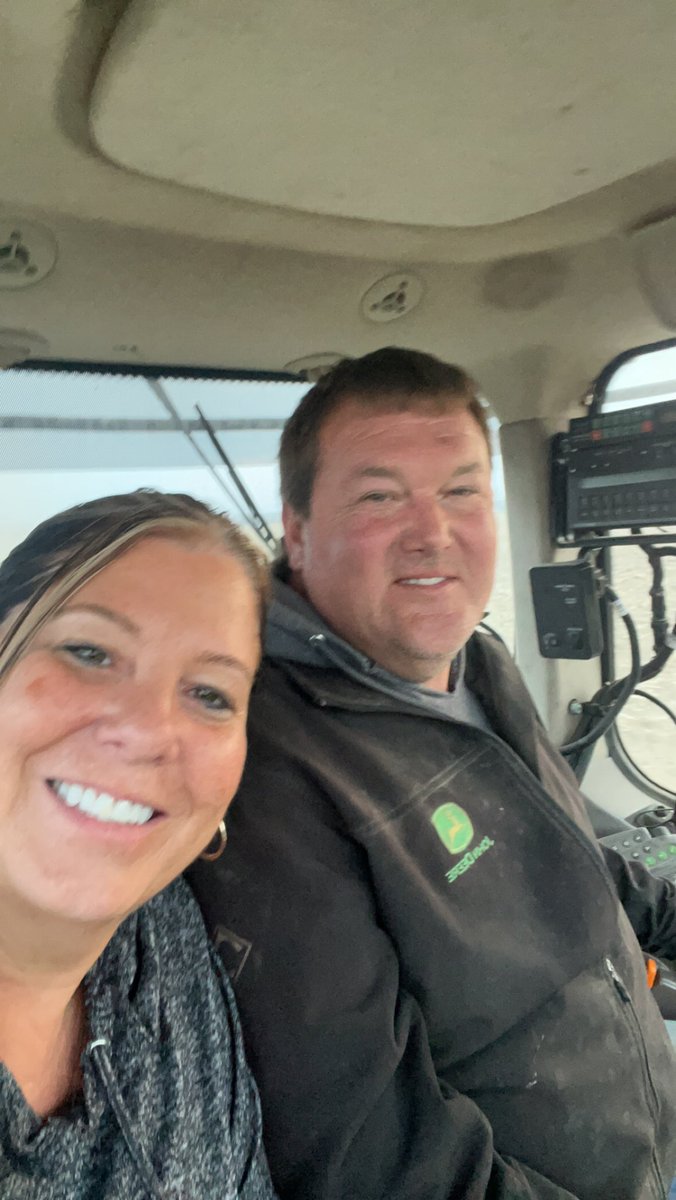 krell_m's tweet image. It has begun…  #farminglife #springplanting #qualitytimeinthetractor
