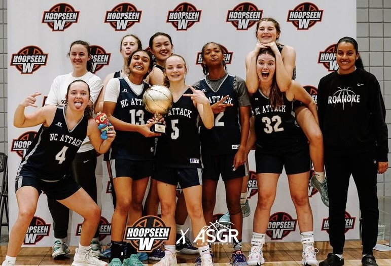 coachzhoops's tweet photo. Fun 1st recruiting period weekend going 5-0 &amp; winning our 17u division @ Deep South tourny in Raleigh.  Gr8 unselfish ball movement, player movement, &amp; solid defense.  12 made 3s/g, 85% FGs were assisted.  Going to be a fun to watch them grow!  #NcAttack 
https://t.co/qczKATCviL https://t.co/KxNJ9EXQop