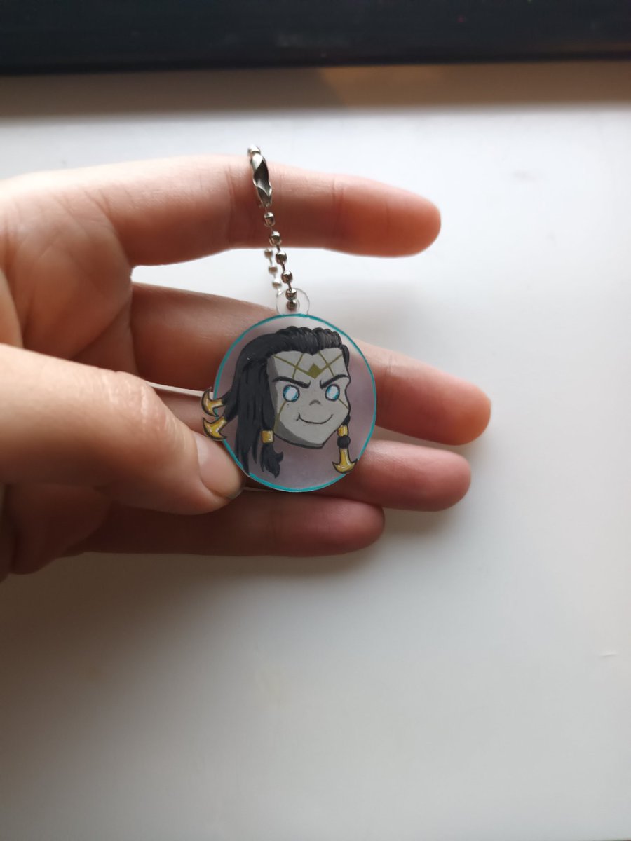 CoffeeThresh's tweet photo. My personal Keychain 🥰
Well, Thresh unbound, not so unbound anymore and not chained to the shadow isles but chained to me 😈😈
#thresh #leagueoflegends #chibithresh #unbound #threshunbound https://t.co/o4jBPOJFSO