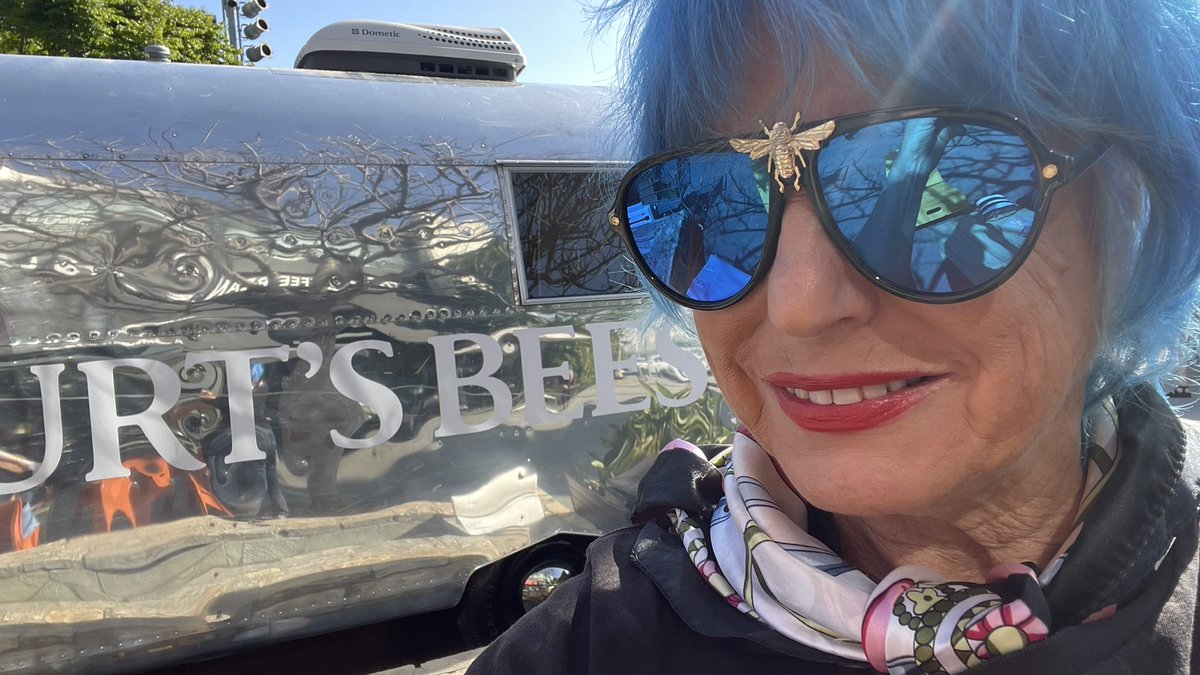 LadyRocketSpace's tweet photo. @CurlyP139 @spaceibles @CopernicSpace This is the sweetest #BeeNFT! Thank you. And I am taking it to the next level - #BeesOnTheMoon! We are getting closer to @LadyRocketSpace pop up bee event with your NFTs ! In my Bees glasses - visiting with @BurtsBees TheGrove - for Bees Moon passport and @CopernicSpace https://t.co/LnmZiNZzuf