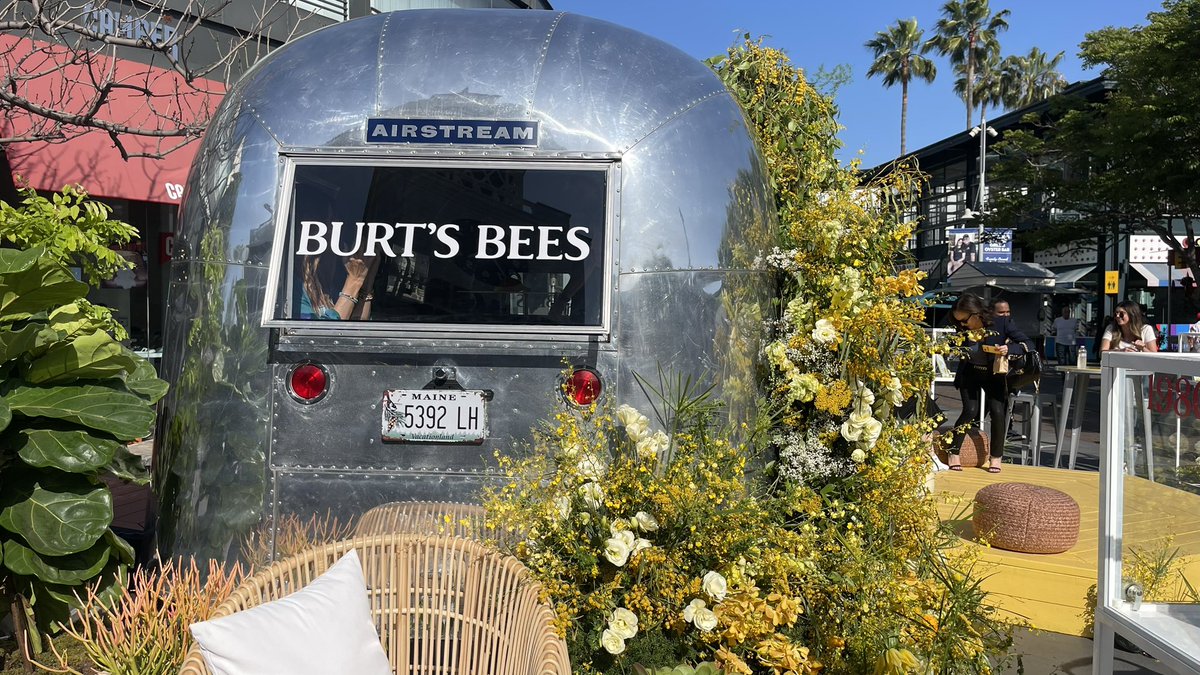 LadyRocketSpace's tweet photo. @CurlyP139 @spaceibles @CopernicSpace This is the sweetest #BeeNFT! Thank you. And I am taking it to the next level - #BeesOnTheMoon! We are getting closer to @LadyRocketSpace pop up bee event with your NFTs ! In my Bees glasses - visiting with @BurtsBees TheGrove - for Bees Moon passport and @CopernicSpace https://t.co/LnmZiNZzuf