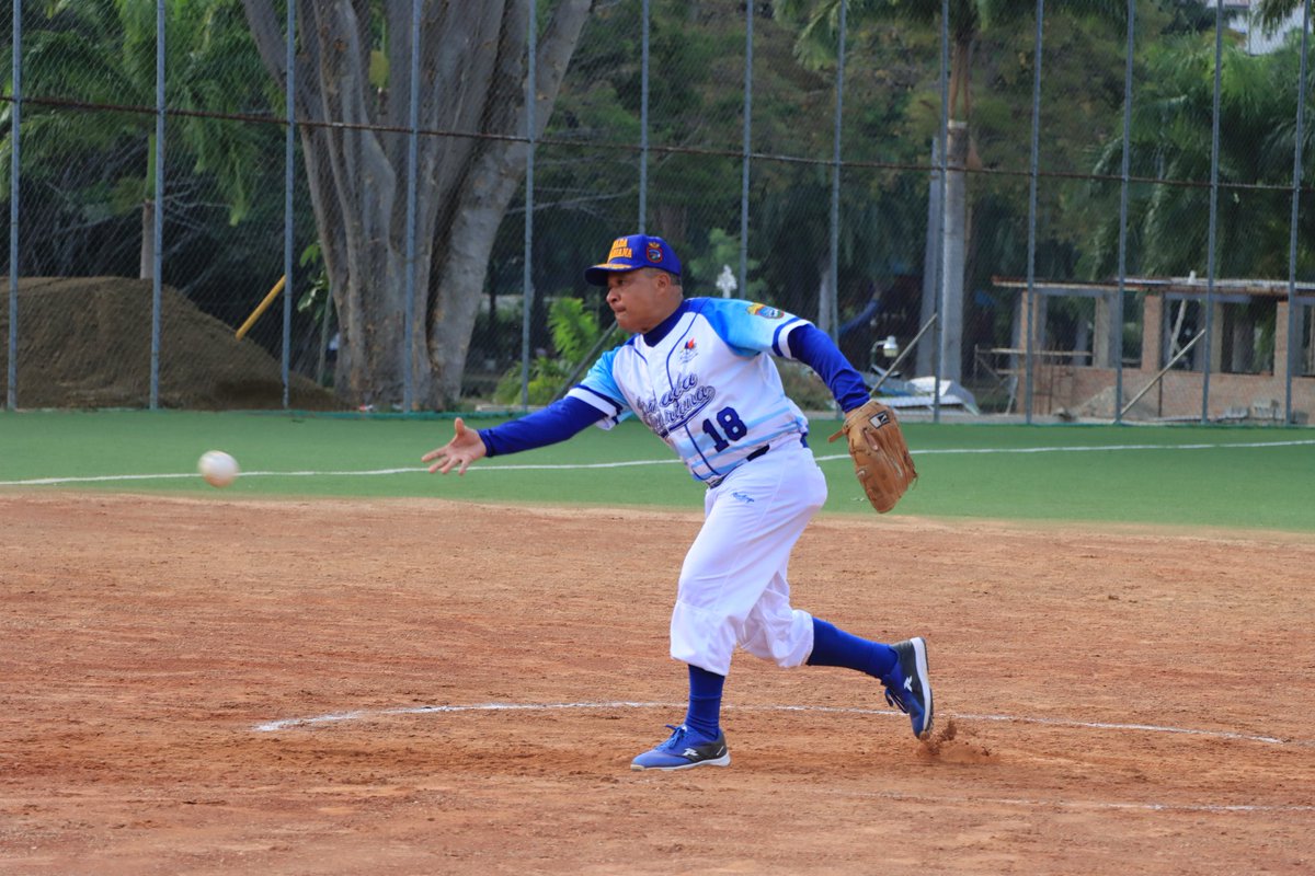 La Novena Naval de la <a href="/ArmadaFANBVzla/">Armada_ve</a> arrasó al conjunto Zamorano de la @Milicia_B1 con Pizarra 16-6 en el diamante de "El Laguito" en el marco de los Juegos Bicentenarios.