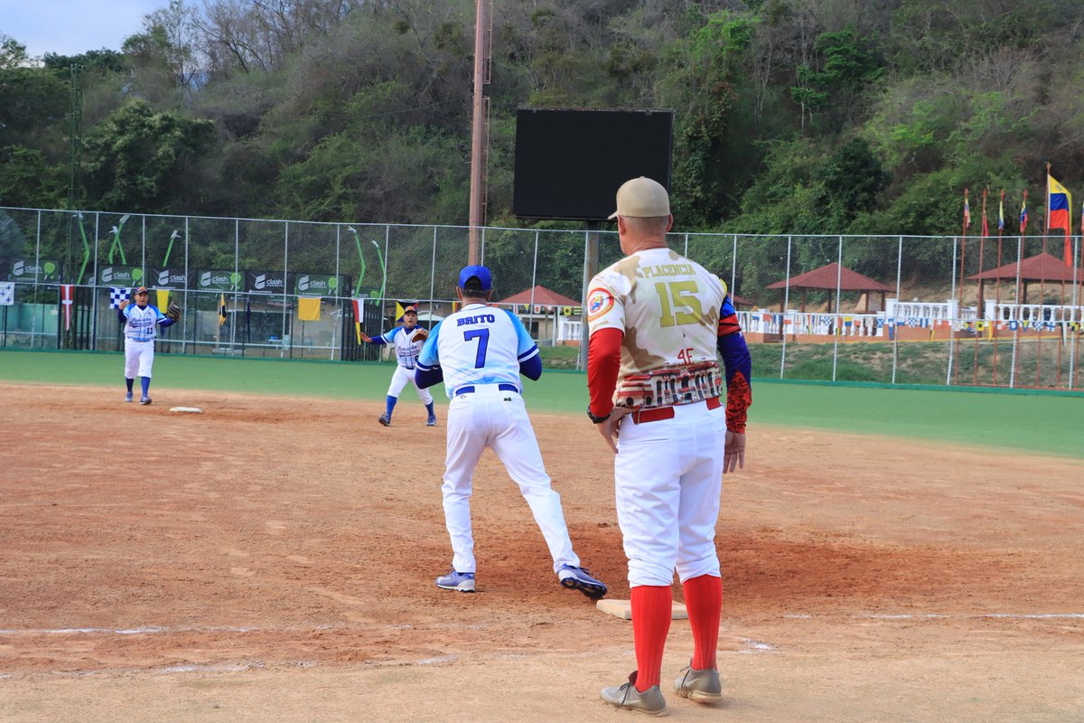 El Conjunto Miliciano combatió con furia, pero no consiguió neutralizar al Acorazado Bolivariano que saturó con fuego desde el inicio de la refriega.