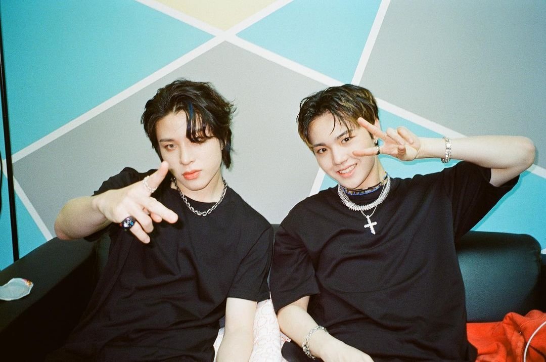 WeTeuMesPH's tweet photo. ++
[INSTAGRAM] 230425 

[TREASURE WORLD MAP] EP.10 KUALA LUMPUR BEHIND PHOTO 

#TREASURE #트레저 #TREASUREWORLDMAP #트월맵 #EP_10 #KUALALUMPUR #YG 

🔗https://t.co/vFUYJzD6Nz https://t.co/cR4pxkXJS5