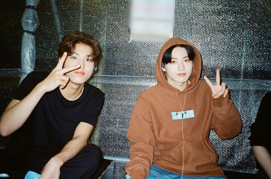 WeTeuMesPH's tweet photo. ++
[INSTAGRAM] 230425 

[TREASURE WORLD MAP] EP.10 KUALA LUMPUR BEHIND PHOTO 

#TREASURE #트레저 #TREASUREWORLDMAP #트월맵 #EP_10 #KUALALUMPUR #YG 

🔗https://t.co/vFUYJzD6Nz https://t.co/cR4pxkXJS5