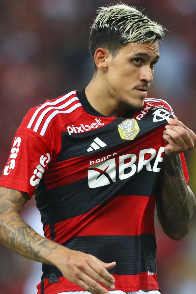 Flamengo's tweet image. O que os gringos chamam de 𝙥𝙤𝙠𝙚𝙧 𝙩𝙧𝙞𝙘𝙠 a gente chama de 𝑷𝑬𝑫𝑹𝑶 𝑮𝑼𝑰𝑳𝑯𝑬𝑹𝑴𝑬.  

📸 Gilvan de Souza / Flamengo 

 #VamosFlamengo #CRF