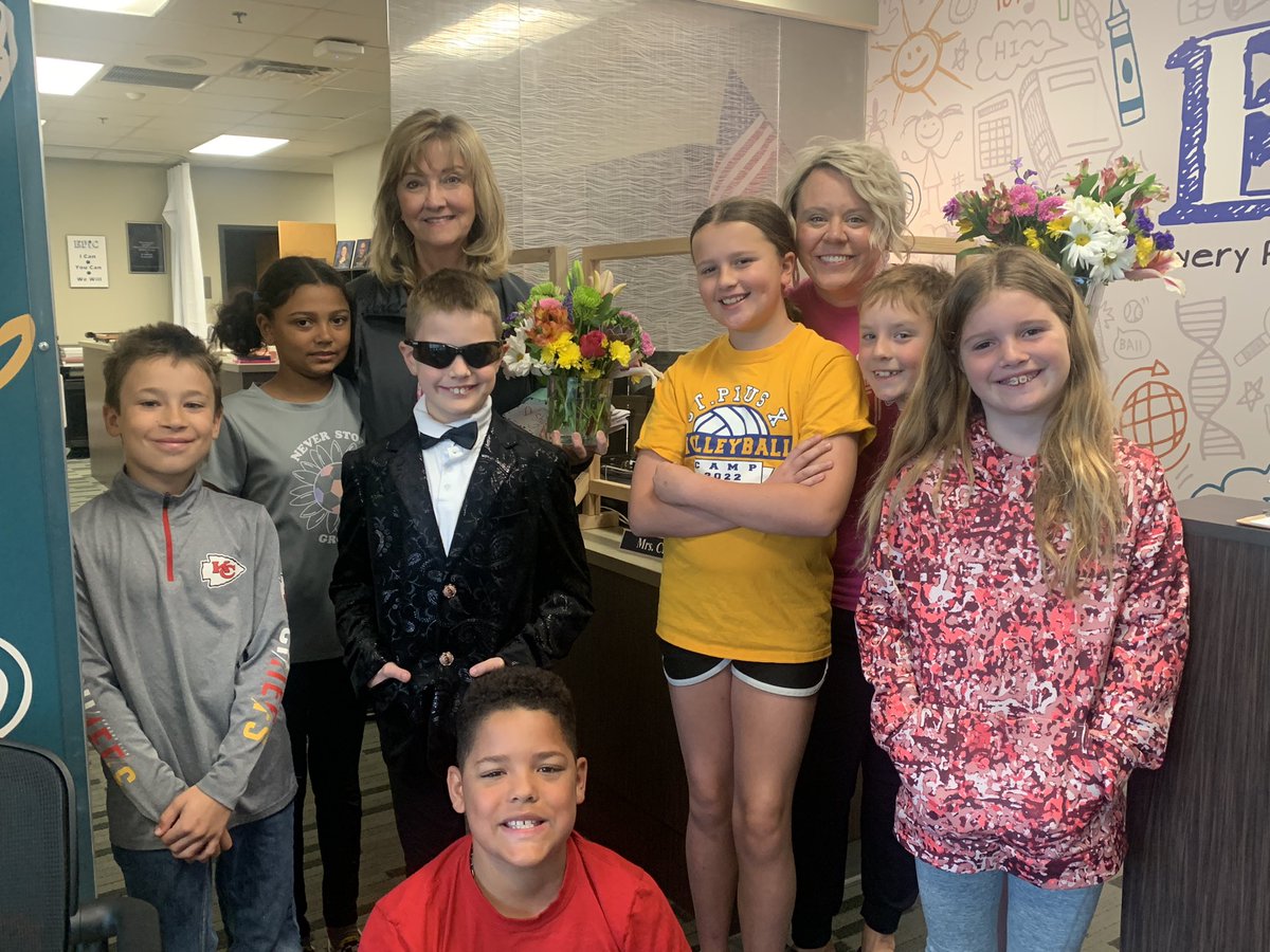 EPiC 3rd Graders (@studio3epic) on Twitter photo Lucky to have these 2 <a href="/EpicElementary/">EPiC Elementary</a>! They do so much for all of the students and staff at EPiC! Happy Administrative Professionals Day! Lucky to have these 2 <a href="/EpicElementary/">EPiC Elementary</a>! They do so much for all of the students and staff at EPiC! Happy Administrative Professionals Day!