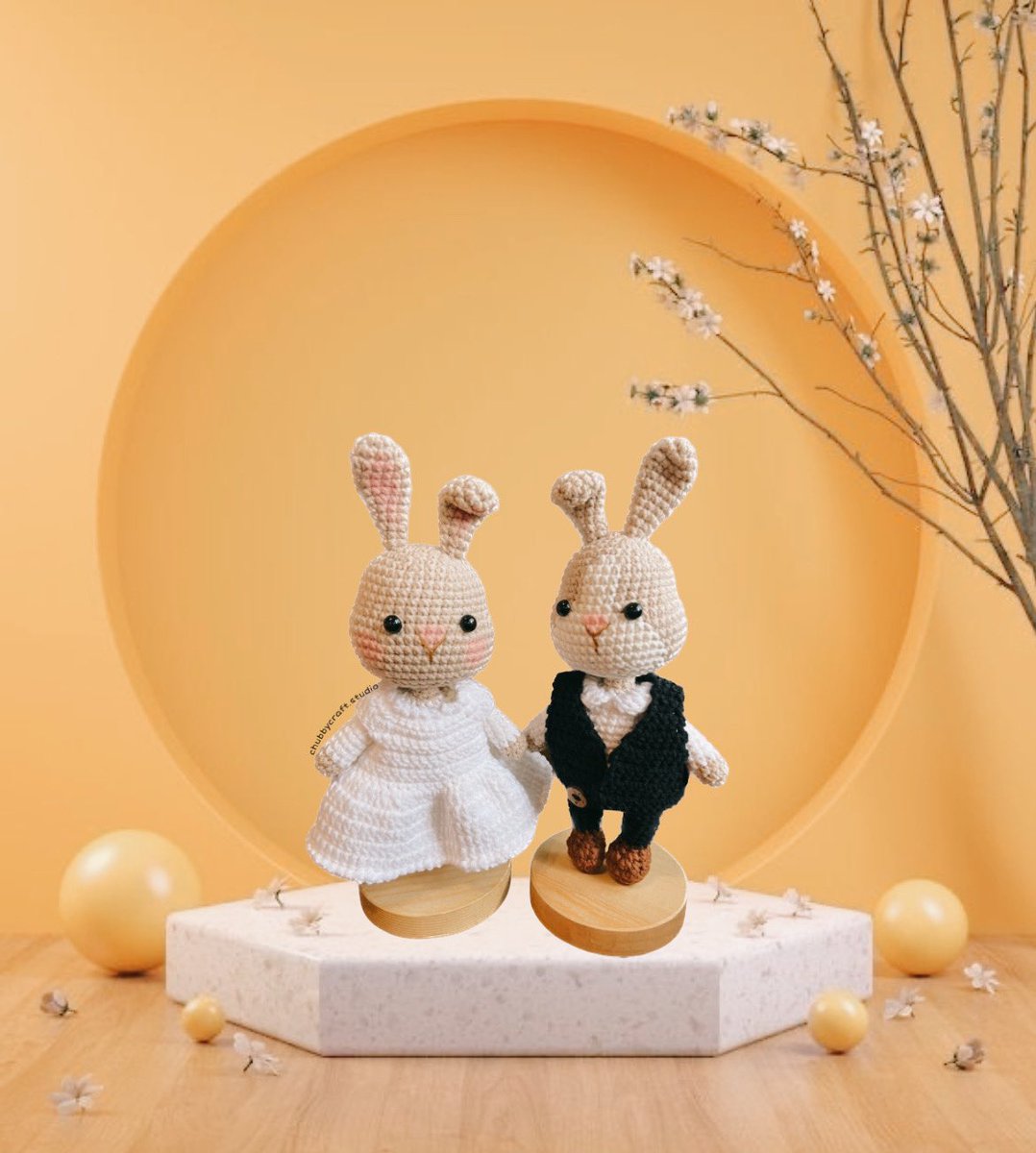 CraftChubby's tweet image. Love from Daisy bunnies. 

#Daisybunny #Crochetbunny #HappyEaster #Easterbunny #cutebunnies #bunnypattern #eastergifts #crochettherapy #amigurumibunny #amigurumitoday #amigurumi #chubbycraftstudio #weddingdecor