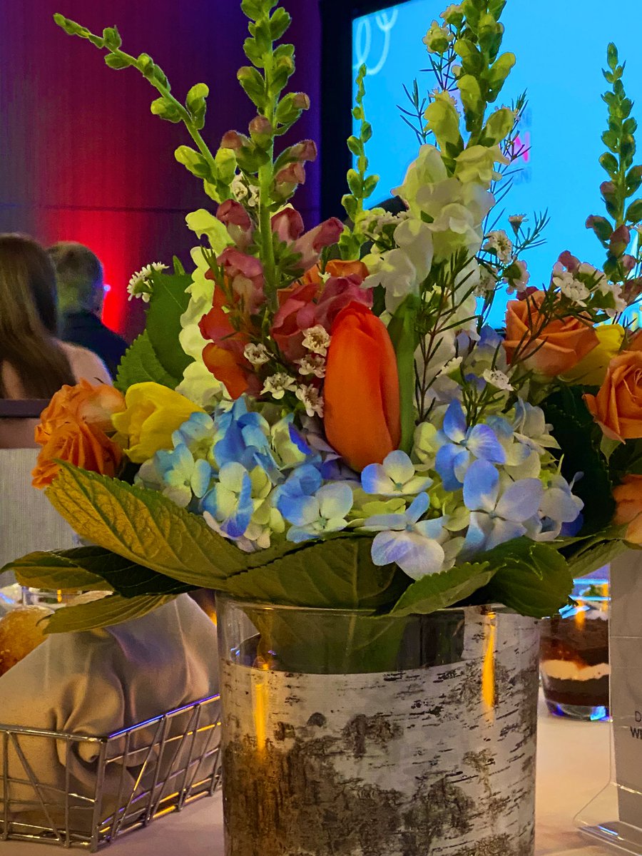 NataliaRostMD's tweet photo. ⭐️ Grateful to have an opportunity to celebrate trailblazers in #AuroimmuneNeurology 👉 Drs. Vanda Lennon & Josep Dalmau 🎉 at the @ABFbrain #CommitmentToCures event 👏👏👏👏👏👏👏👏 #AANAM
Bravo 🎊 @AANmember for supporting #Research 🙌
The future of #Neurology is bright ‼️ https://t.co/wrS3QlR52r