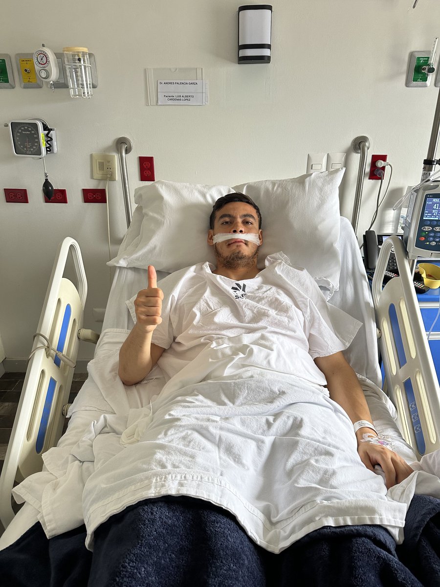 luisCardenas22's tweet photo. Gracias a Dios y a los doctores salió todo bien en la cirugía, gracias a todos por sus oraciones y buenos deseos, toca recuperarse de la mejor manera posible para pensar en lo que viene🔵⚪️ https://t.co/5WDaYcwpUA
