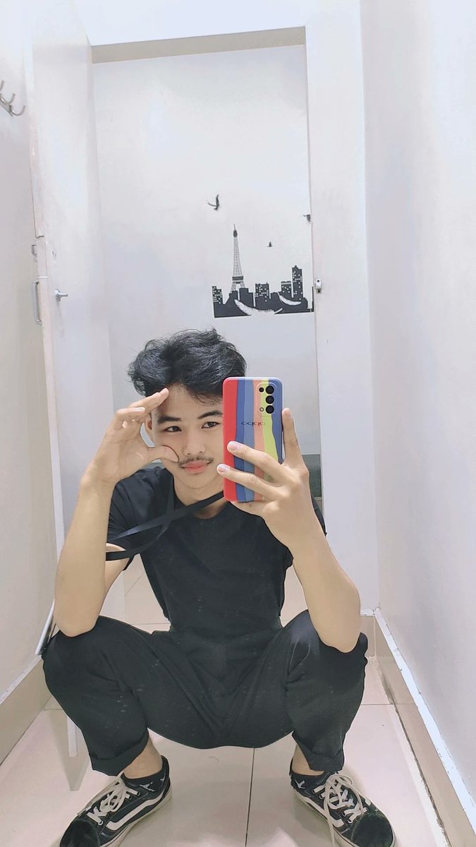SomDach19's tweet photo. ឈប់កុហក់ខ្ញុំទៅ😔💔 https://t.co/XfZYooHHjB