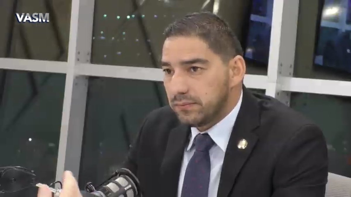 Vera_ASuManera's tweet photo. “Yo fui electo por Esmeraldas, yo no fui electo para ir a la Asamblea a recibir órdenes de un bloque legislativo”:@javier_ortiz_ec por canal 15-709 de @vitotvo ;194 de @manavisionec ;@radiocentroec 101.3FM 
Youtube Live:https://t.co/MPfQlnXXT1
Fb Live:https://t.co/HYzKM5Pa0j https://t.co/wHY2YEuWXa