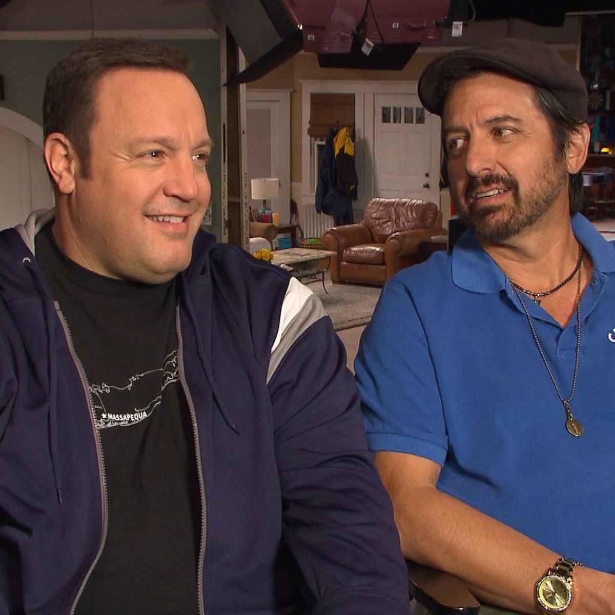Raymond_Quotes's tweet image. Find someone who looks at you the way Ray Romano looks at Kevin James 🥰 Happy Birthday @KevinJames!! 🎂🎉 #KevinJames #KingofQueens #RayRomano #EverybodyLovesRaymond