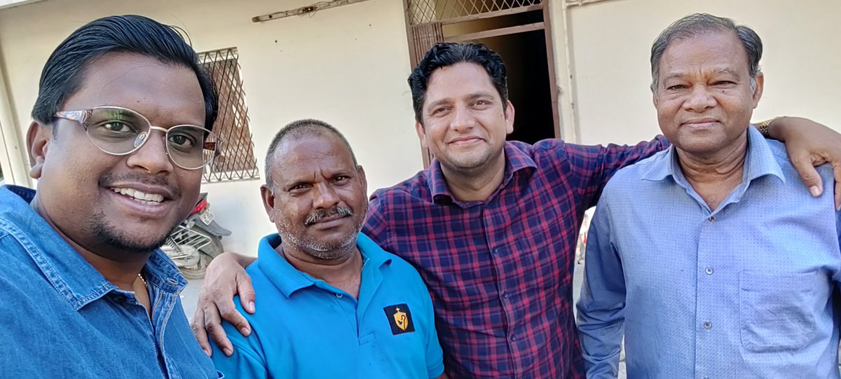 danidprakash's tweet photo. Not attractive people, but those who are willing to lend a hand are attractive, and they are what make our nation attractive.
#DaniPrakash
#Danisays #dpquotes #daniprakashquotes #daniprakash https://t.co/WRQYOm9FpA