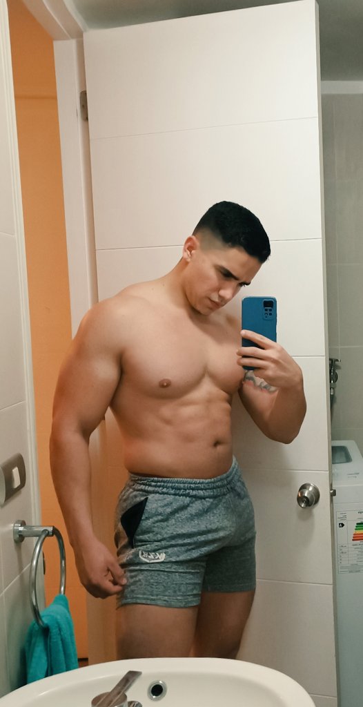 mr_rpll's tweet photo. Un poco más llenos 🐖✨ https://t.co/rY2RlihiYE