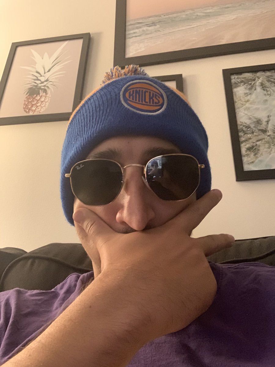 JasonMFitter's tweet photo. Nice shades, boss. #goknicks #bingbong https://t.co/De7J4f4L3p
