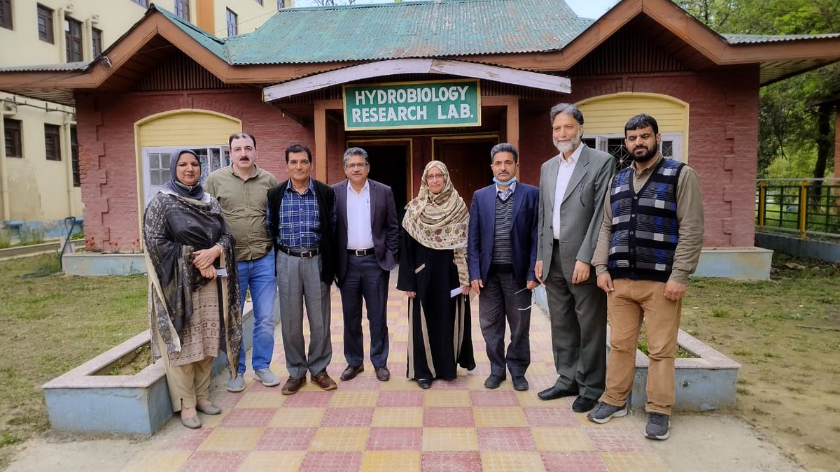 RisingKashmir's tweet photo. #Additional #Director, #JKST&IC visits #SPCollege; Inspects #Hydrobiology #Research #Lab
https://t.co/fRAFYhVuTM https://t.co/O29oqfS52F