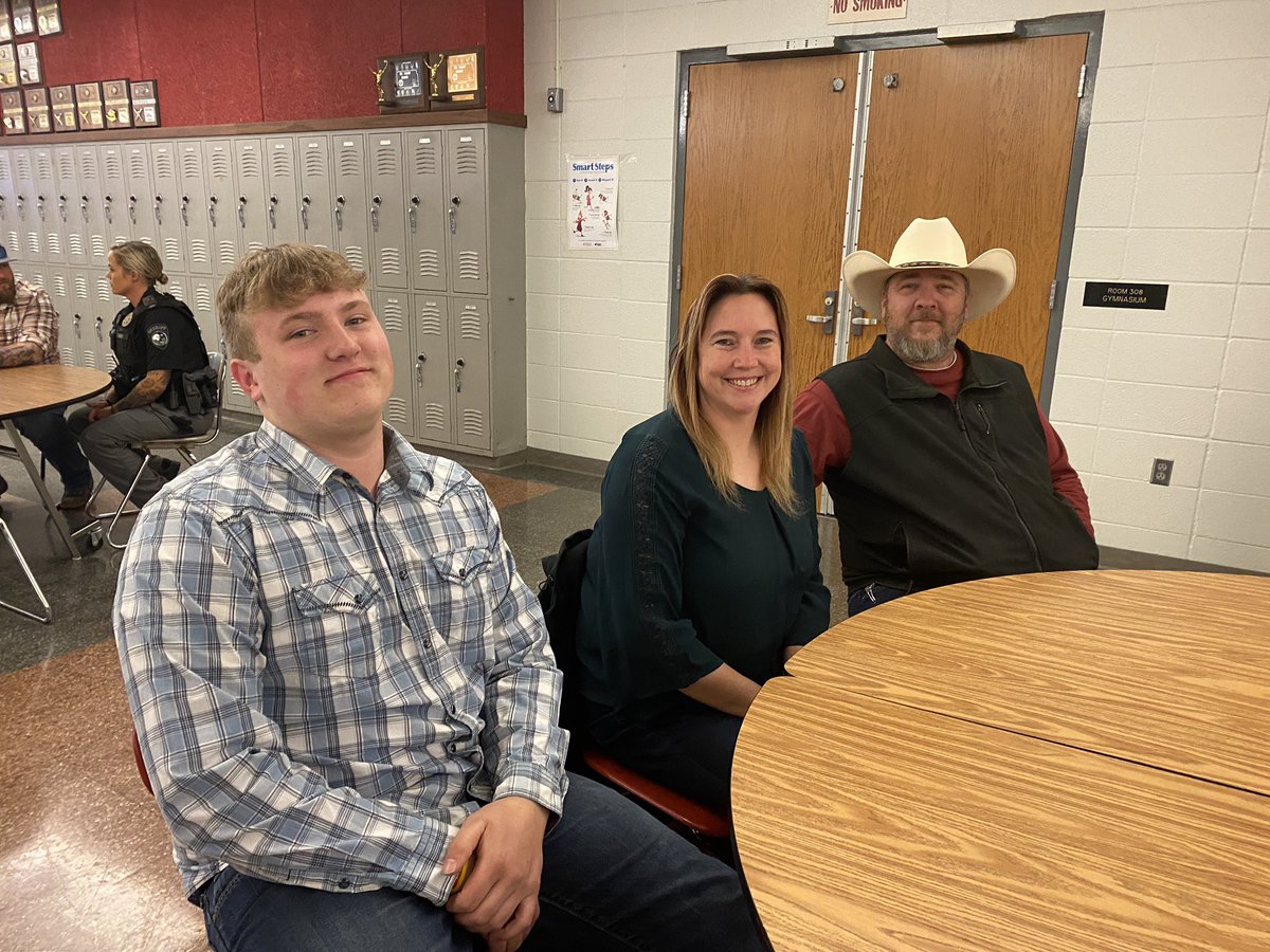 Bton244_BHS's tweet photo. BHS FFA banquet was a success. Great leadership and talented students.  A big THANKS to Julie Carden for endless hours and continued dedication to our Future Farmers of America! #ffa @bhsmte244 https://t.co/9tkhPjGOYj